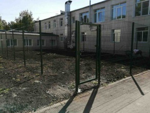 3D заборы для школы 15 метров фото в Уваровке