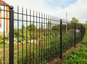 Сварные заборы с забивными столбами  12 метров фото в Уваровке