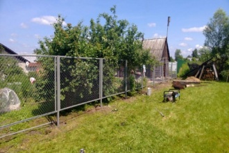 Забор из сетки рабицы в натяг секционный 80 метров фото в Уваровке